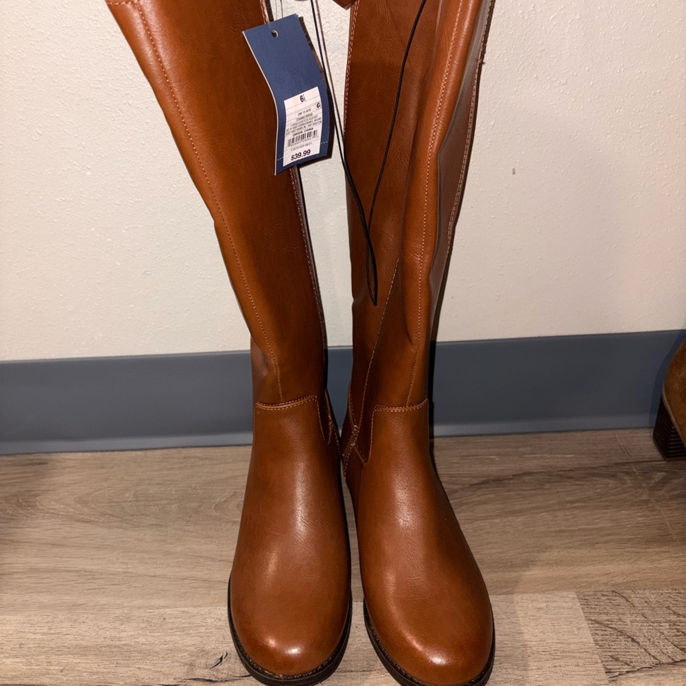 Universal Thread Tan Lace Up Boots